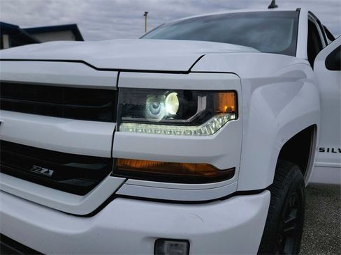 Used 2018 Chevrolet Silverado 1500 LT w/ All Star Edition image 10