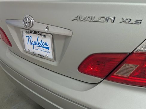 Used 2003 Toyota Avalon XLS FWD image 8