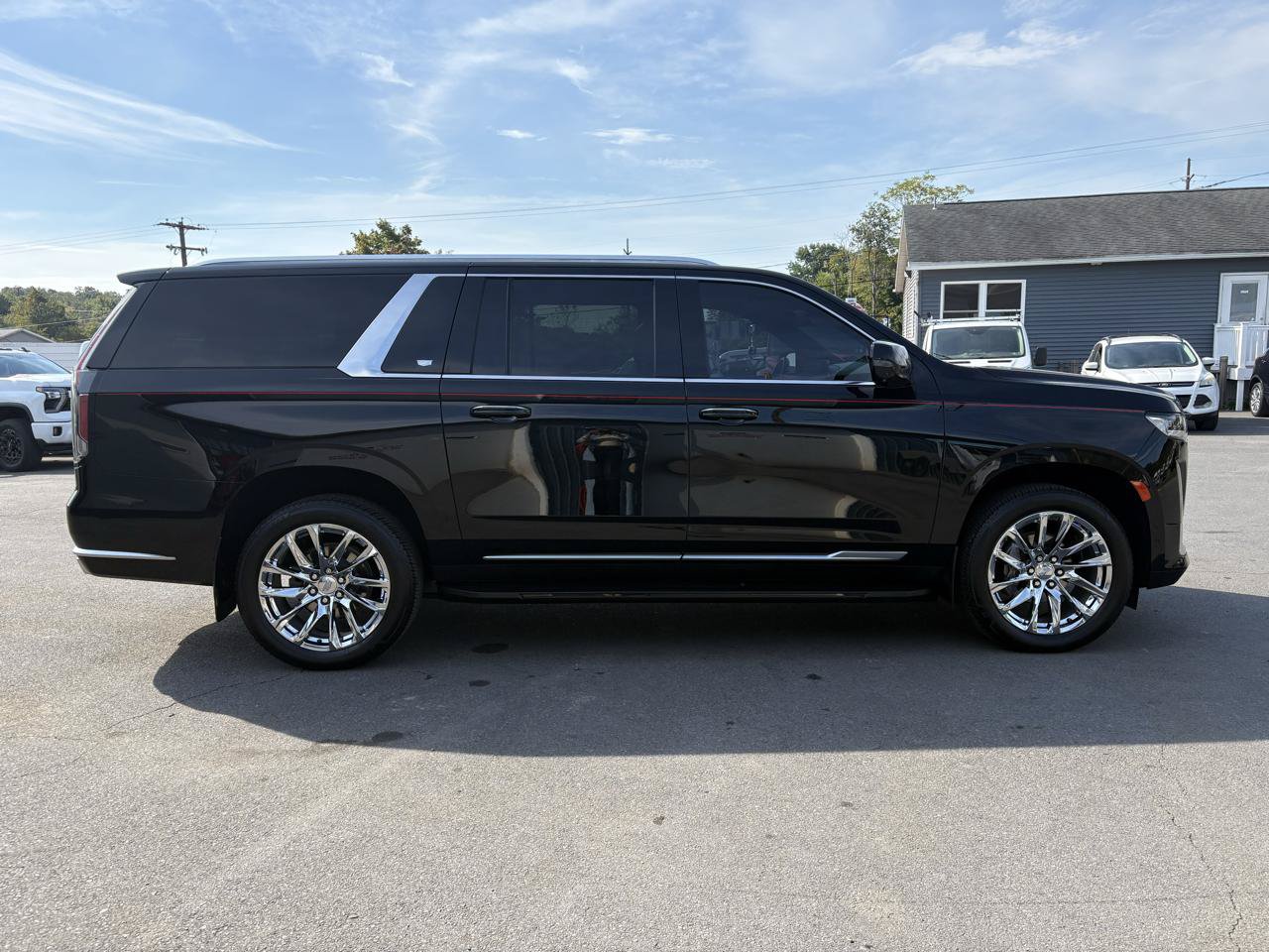 Used 2023 Cadillac Escalade ESV Premium Luxury w/ LPO, Radiant Package AWD/4WD image 6