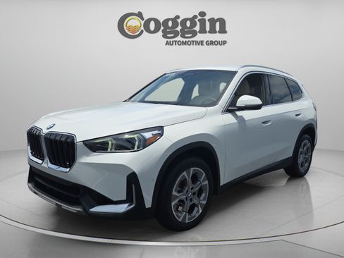 Used 2023 BMW X1 xDrive28i AWD/4WD image 1