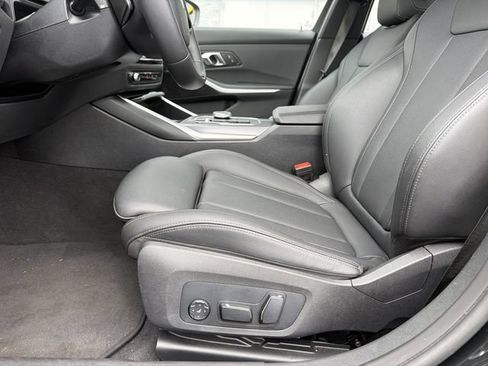Used 2025 BMW 330i xDrive Sedan AWD/4WD image 13