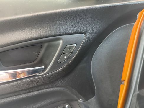 Used 2018 Chevrolet Equinox LT image 17