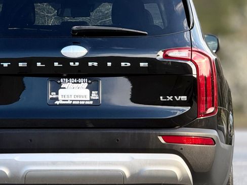 Used 2020 Kia Telluride LX image 16