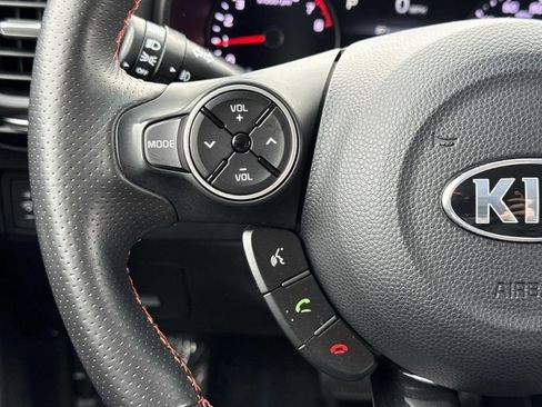 Used 2017 Kia Soul ! FWD image 10