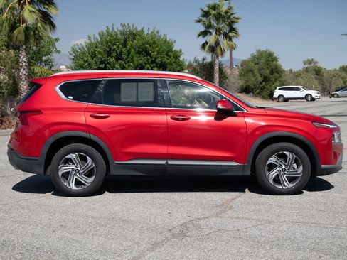 Used 2023 Hyundai Santa Fe SEL image 3