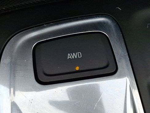 Used 2024 Chevrolet Equinox LT image 23