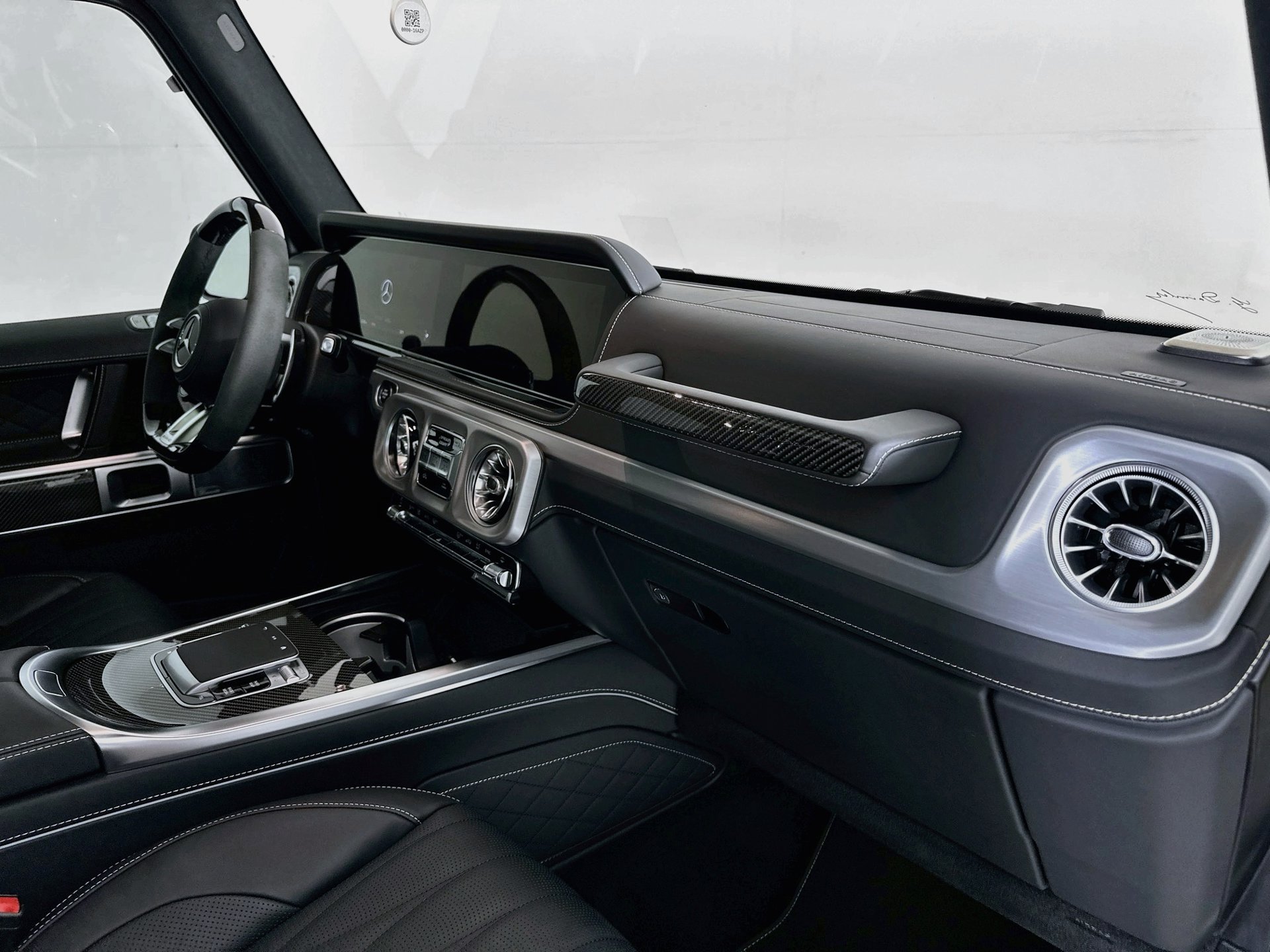 Used 2025 Mercedes-Benz G 63 AMG 4MATIC image 32