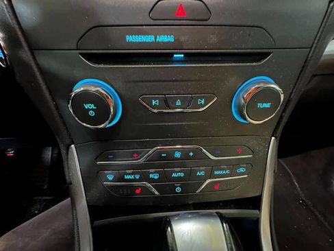 Used 2018 Ford Edge SEL w/ Equipment Group 201A AWD/4WD image 30