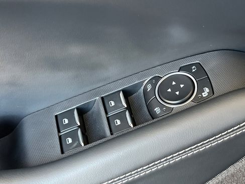 Used 2024 Ford Mustang Mach-E Premium image 12