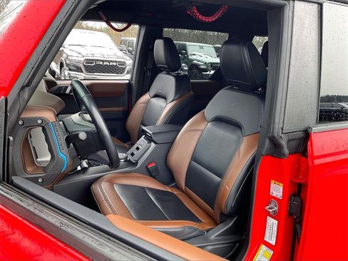 Used 2023 Ford Bronco Outer Banks image 9