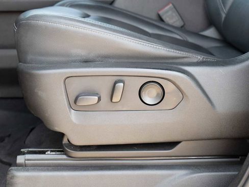 Used 2021 Chevrolet Tahoe LT w/ LT Signature Package image 22