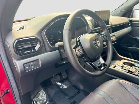 Used 2025 Honda Pilot Black Edition image 5