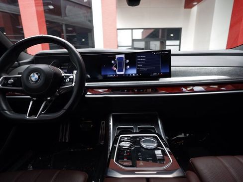 Used 2023 BMW 740i RWD image 25
