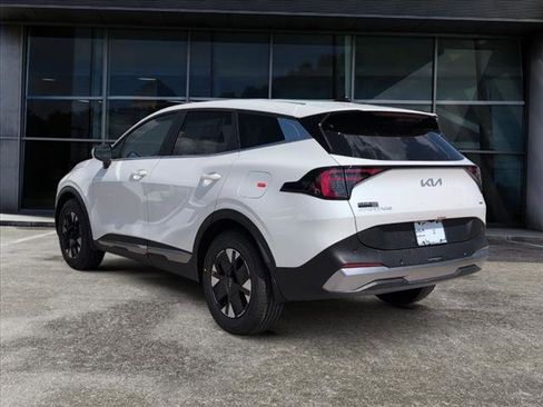 New 2026 Kia Sportage LX image 3