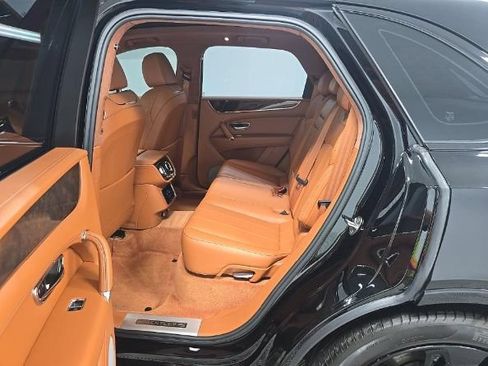 Used 2019 Bentley Bentayga AWD/4WD image 5