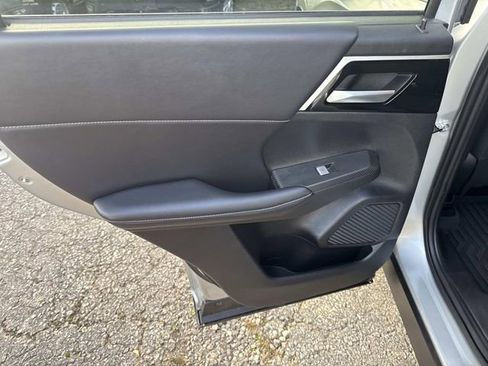 Used 2024 Mitsubishi Outlander SE image 19