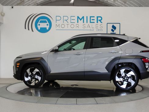 Used 2024 Hyundai Kona Limited FWD image 3