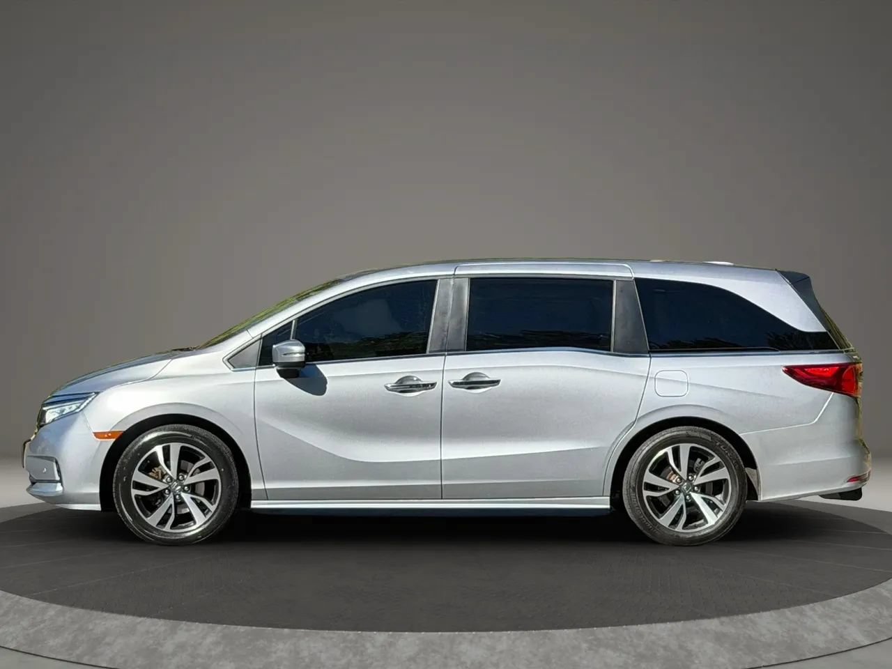 Used 2023 Honda Odyssey Touring image 7