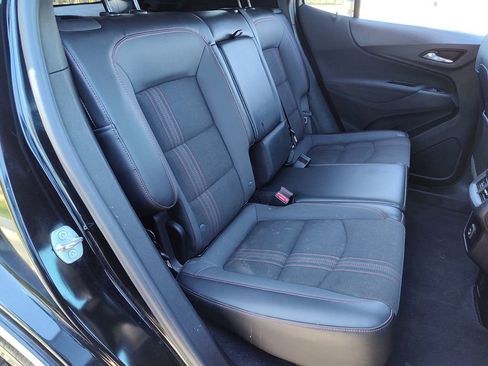 Used 2022 Chevrolet Equinox RS w/ Infotainment Package image 25