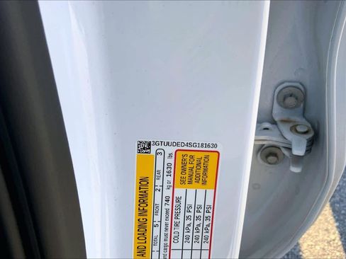 Used 2025 GMC Sierra 1500 SLT w/ SLT Premium Plus Package image 31