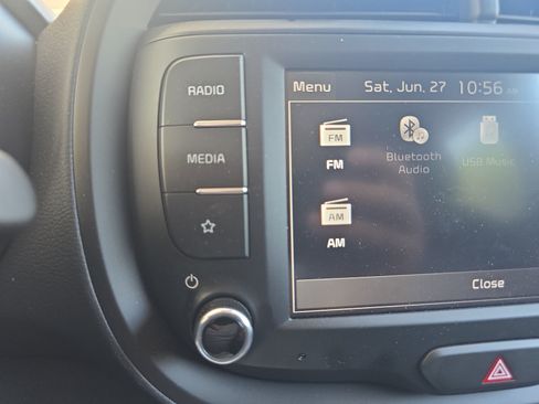 Certified 2025 Kia Soul LX w/ LX Technology Package FWD image 15