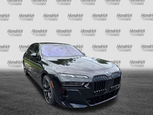 Used 2023 BMW i7 xDrive60 AWD/4WD image 5