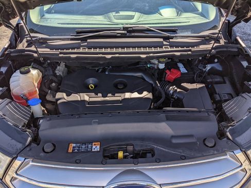 Used 2017 Ford Edge SEL w/ Equipment Group 201A AWD/4WD image 23