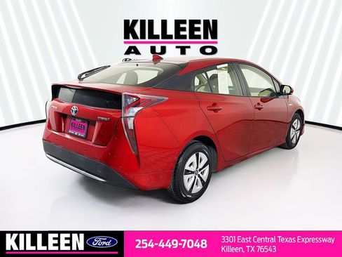 Used 2018 Toyota Prius Three w/ Advanced Technology Package image 8