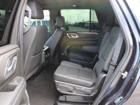 Used 2022 Chevrolet Tahoe LT w/ Luxury Package image 16