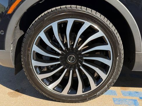 Used 2022 Lincoln Nautilus Black Label w/ Class II Trailer Tow Package image 6