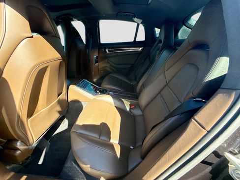 Used 2020 Porsche Panamera 4 image 21