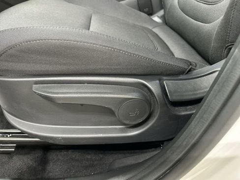 Used 2025 Hyundai Tucson SE AWD/4WD image 10