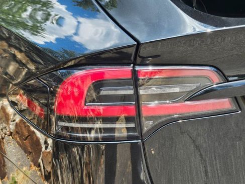 Used 2023 Tesla Model X AWD/4WD image 29
