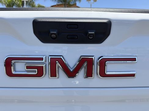 Used 2023 GMC Sierra 2500 SLT w/ SLT Preferred Package AWD/4WD image 59
