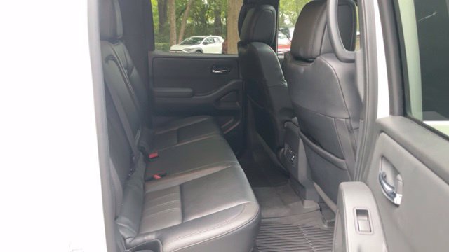 Used 2022 Nissan Frontier PRO-4X w/ Pro-4X Premium Package AWD/4WD image 13