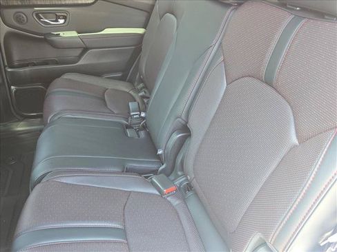 Used 2025 Honda Pilot Black Edition image 20