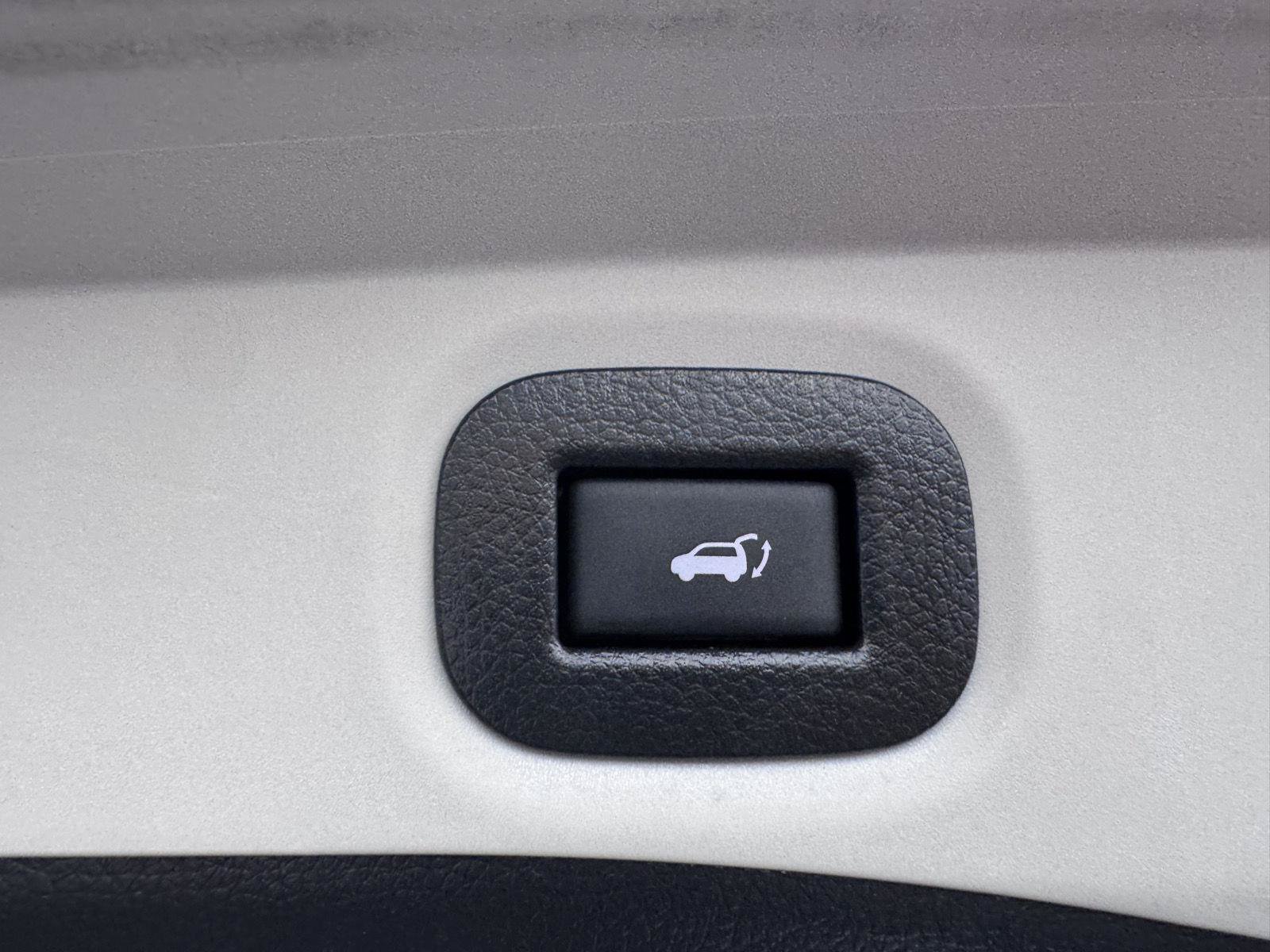 Used 2020 Nissan Rogue SV AWD/4WD image 9