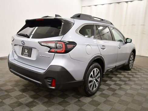 Used 2022 Subaru Outback Premium image 8