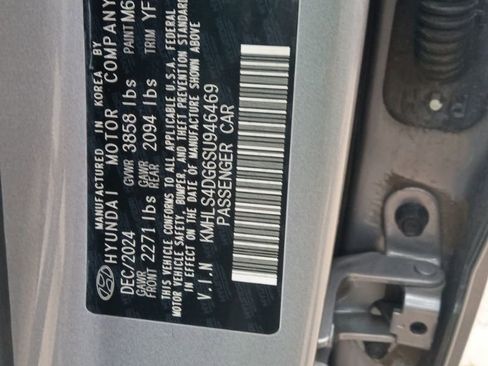 Used 2025 Hyundai Elantra SEL FWD image 3