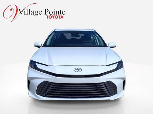 Used 2025 Toyota Camry LE FWD image 8