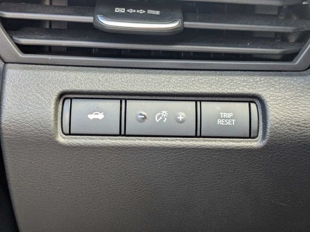 Used 2025 Nissan Altima 2.5 SV FWD image 21