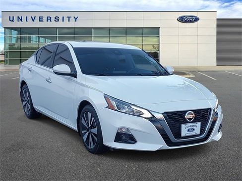 Used 2019 Nissan Altima 2.5 SV image 1