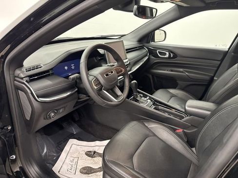 Used 2023 Jeep Compass High Altitude AWD/4WD image 17