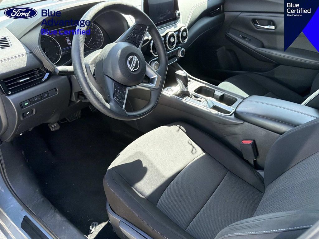 Used 2025 Nissan Sentra SV FWD image 11