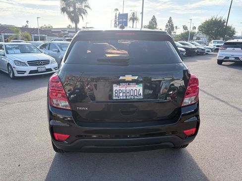 Used 2020 Chevrolet Trax LS FWD image 11