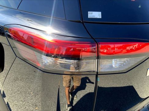 Used 2025 Nissan Pathfinder SV image 25