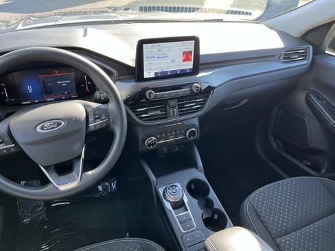 Used 2025 Ford Escape Active AWD/4WD image 17