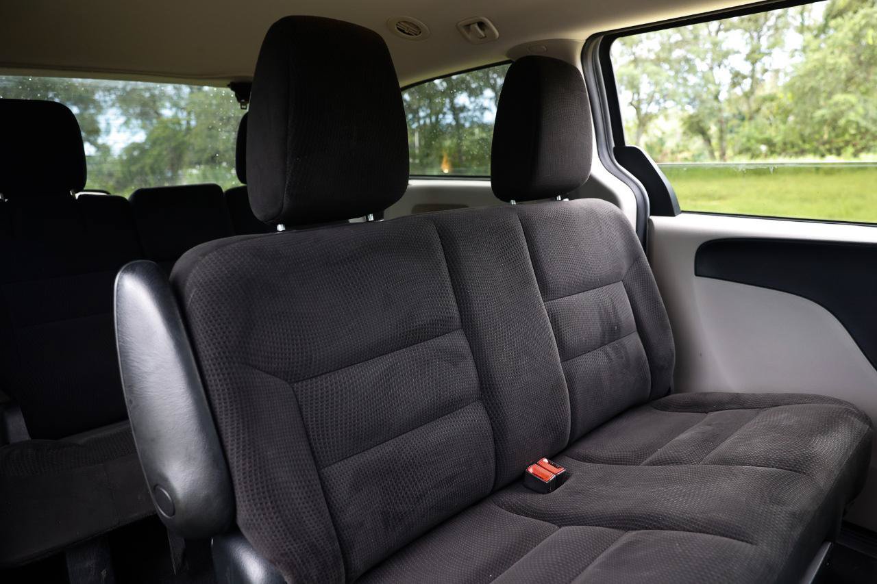 Used 2017 Dodge Grand Caravan SE w/ Power Window Group FWD image 14