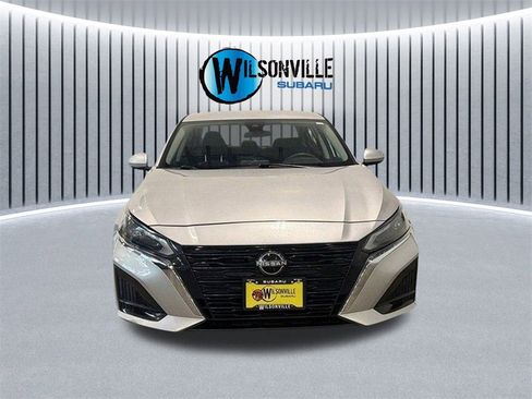 Used 2023 Nissan Altima 2.5 SV image 4