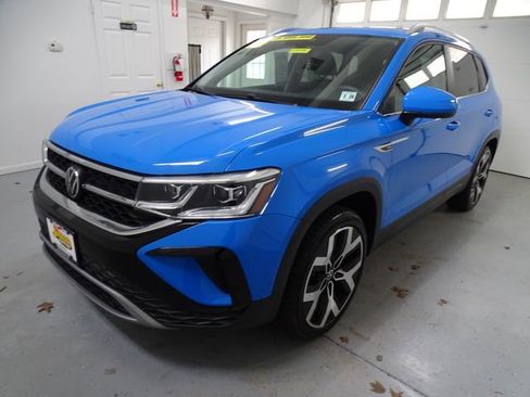 Used 2023 Volkswagen Taos SEL image 19